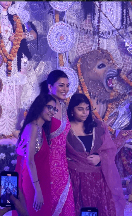 Bollywood Actresses in Durga Puja