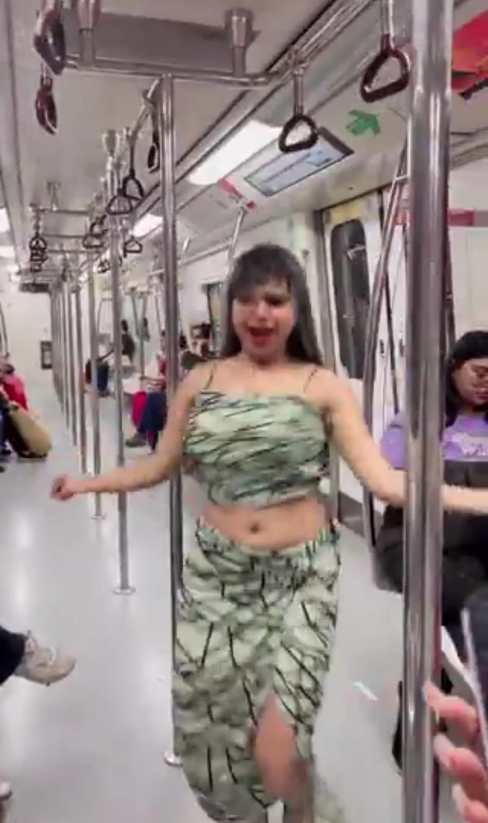 metro dance girl